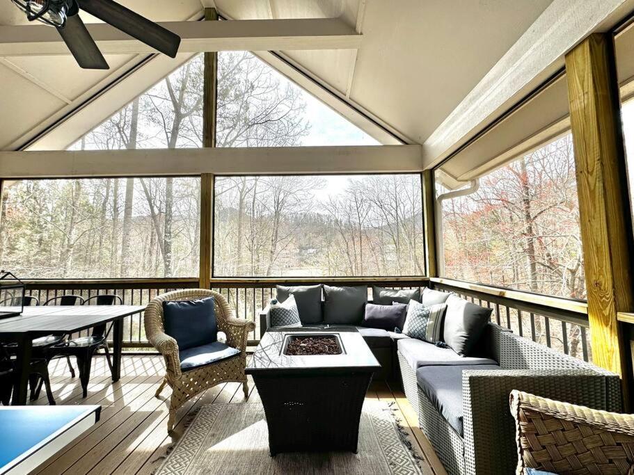 The Cove Retreat- Hot Tub/Screened Porch/Game Room Lake Lure Ngoại thất bức ảnh