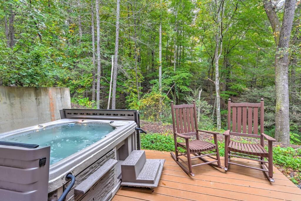 The Cove Retreat- Hot Tub/Screened Porch/Game Room Lake Lure Ngoại thất bức ảnh